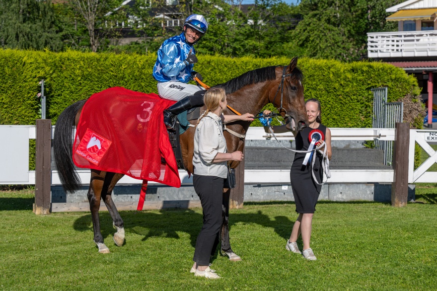 Chamori vinner Stall EOS Hoppelöp!